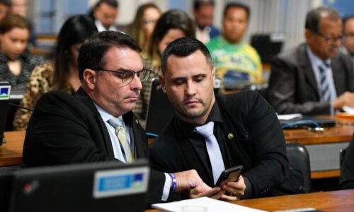 Em Minas, Flávio Bolsonaro descarta aliança com aliado de Zema e sela aproximação com Republicanos