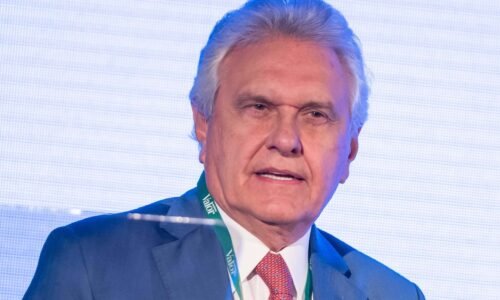Em aceno a bolsonaristas, Caiado diz não fazer ‘pré-julgamento’ da ligação de Flávio com Vorcaro | Política