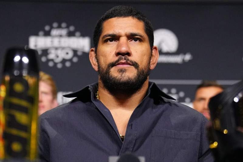 Emotional rally: Alex Pereira’s support for sister has fans buzzing before Ronda Rousey’s Netflix undercard