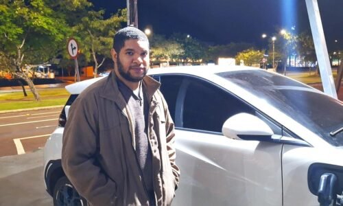 Enquanto muitos dormem, motoristas de aplicativo mantêm a cidade em movimento durante a madrugada