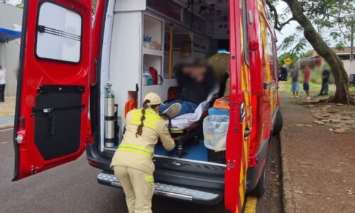 Estudante de 18 anos sofre queda e torce o joelho em colégio de Cascavel