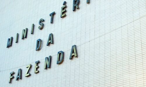 Fazenda eleva para 4,5% estimativa de inflação com guerra e petróleo