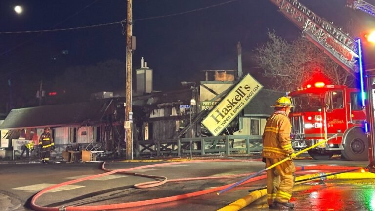 Fire damages Haskell's bar and liquor store in Excelsior