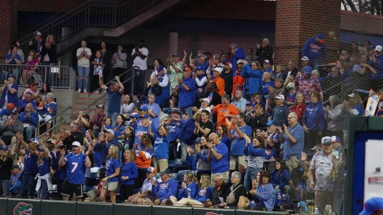 Florida softball fan ejected after confrontation with Mia, Jason Williams' family