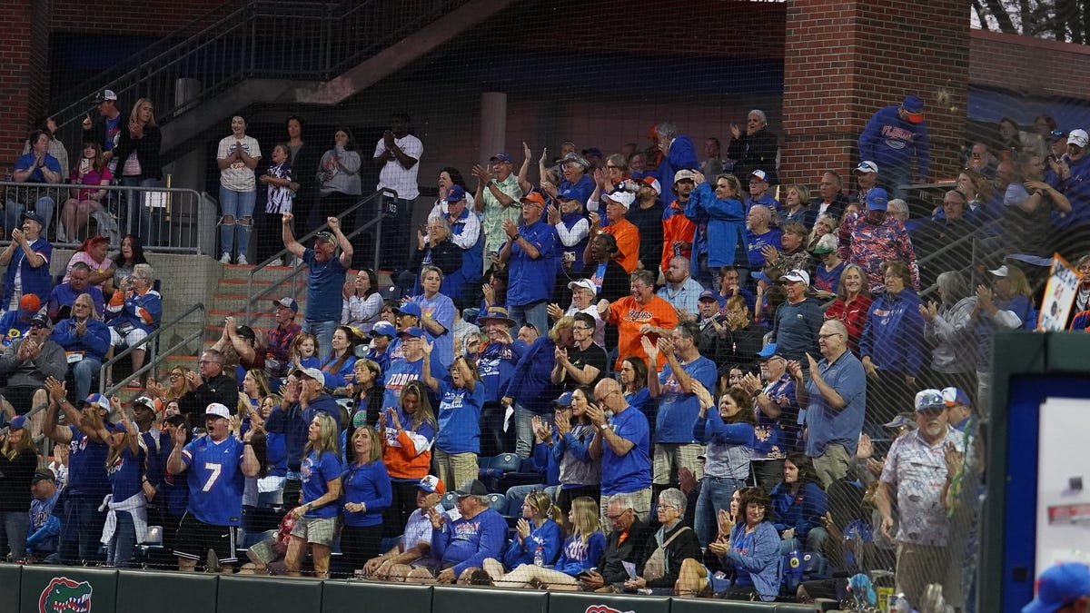 Florida softball fan ejected after confrontation with Mia, Jason Williams' family