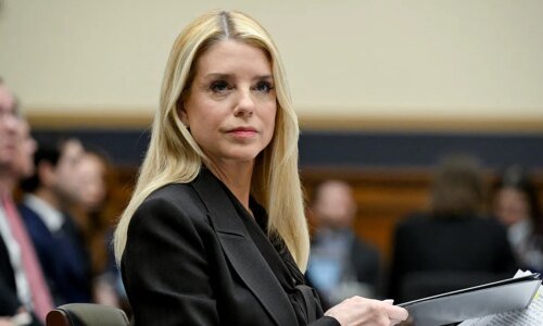 Former AG Pam Bondi diagnosed with thyroid cancer, underwent treatment