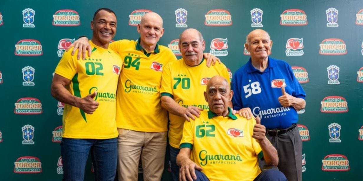 Cafu, Taffarel, Rivellino, Mengálvio e Pepe na ação do Guaraná Antarctica - Divulgação