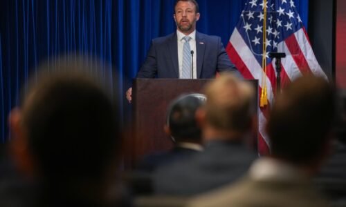 H-1B Visa Applications Drop 38 Percent as USCIS Favors Master’s Degrees