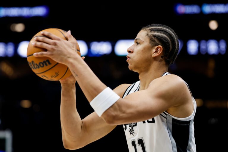 How Carter Bryant made the most of limited time in Spurs' win