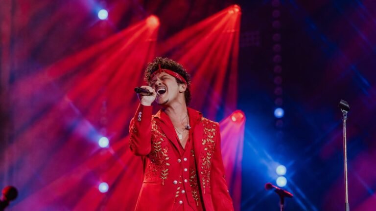 How to buy Bruno Mars Chicago concert tickets at Soldier Field