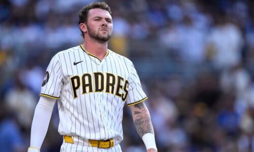 Jackson Merrill day to day with back injury after outfield wall collision