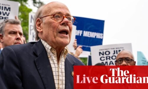 Jeffries praises Tennessee Democrat Steve Cohen as he ends re-election bid after gerrymander – US politics live | Trump administration
