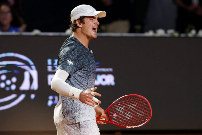 João Fonseca encara fama em Roland Garros - 22/05/2026 - Esporte