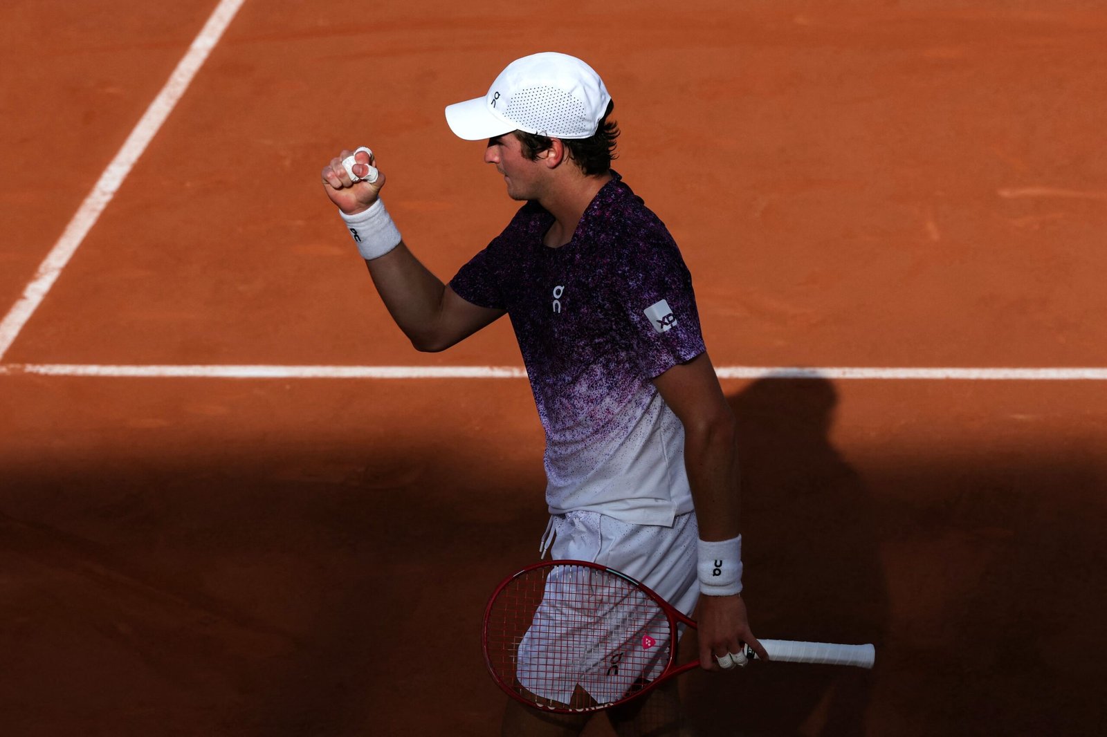 João Fonseca terá duelo 'Next Gen' em Roland Garros diante de croata especialista no saibro; veja horário e onde assistir