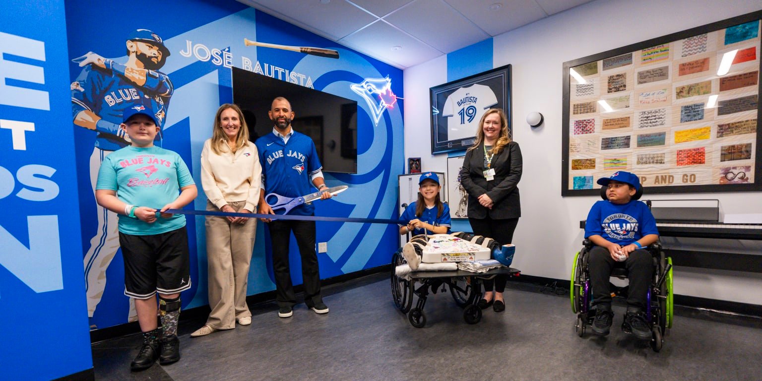 José Bautista, Blue Jays unveil hospital teen lounge upgrade