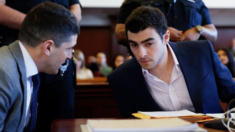 Judge to rule whether to suppress key evidence in Luigi Mangione trial