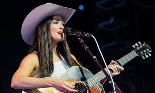 Kacey Musgraves Visiting Middle of Nowhere on North American Tour