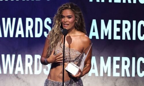 Karol G triunfa en los AMAs 2026 con los premios a la Excelencia Artística y mejor álbum latino