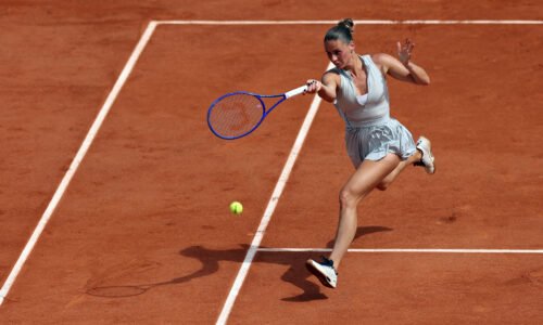 Kostyuk to meet Swiatek in Roland Garros fourth round