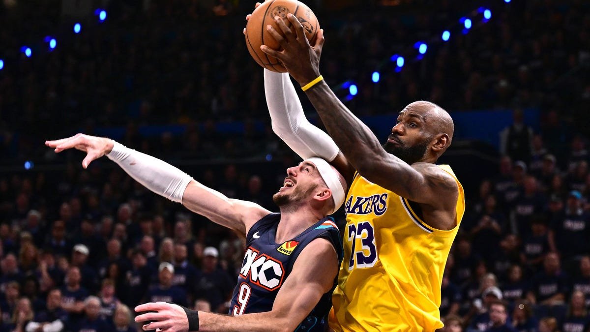 Lakers star caught yelling NSFW words to Alex Caruso
