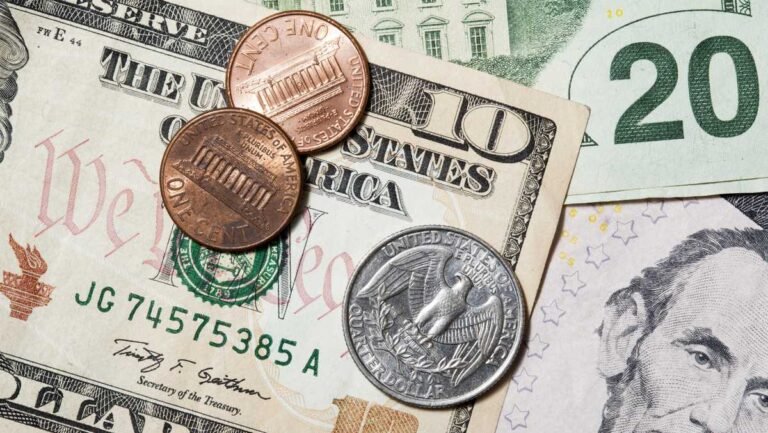 Lawmakers introduce bill to raise federal minimum wage to $25 an hour