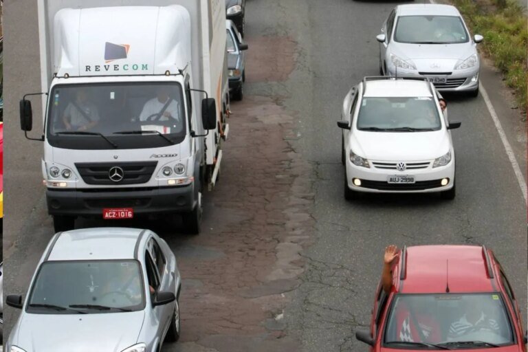 Linha Verde virada no caos em diferentes bairros