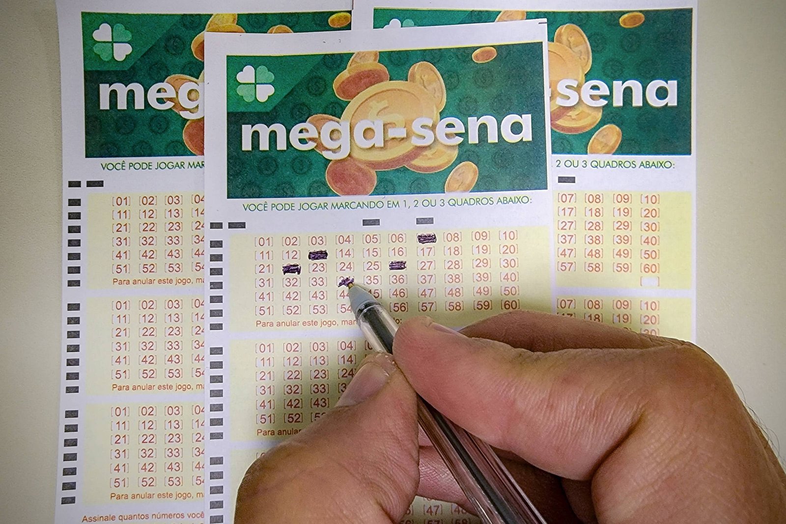 Mega-Sena de 30 anos recebe apostas até 22h de sábado (23) - 23/05/2026 - Cotidiano