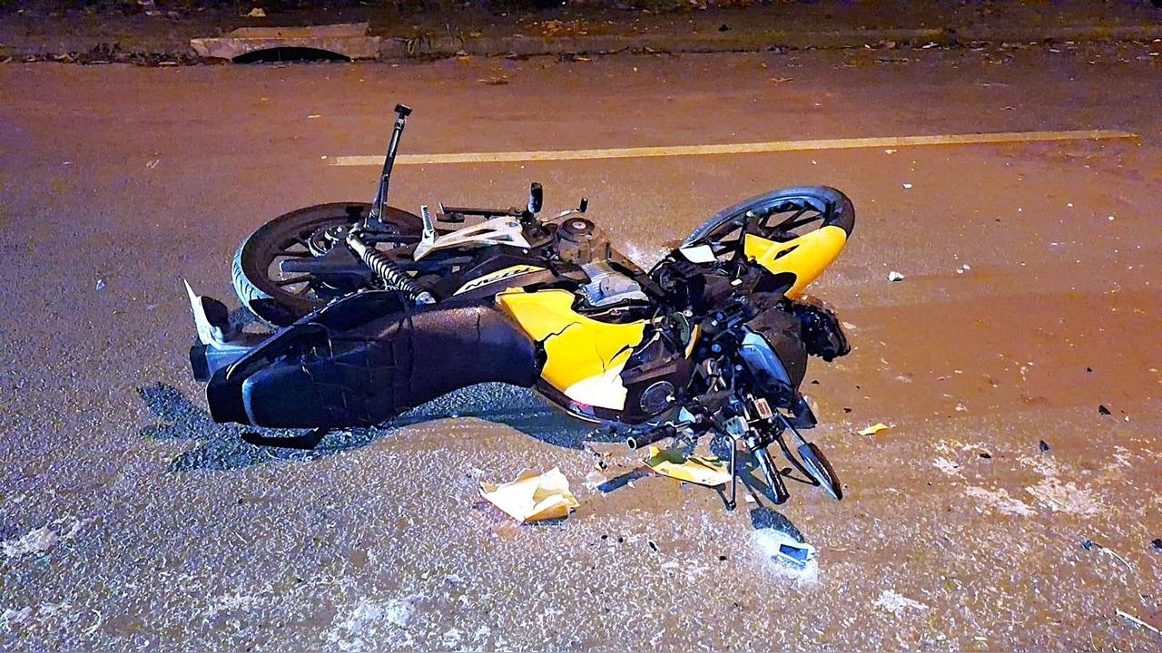 Moto abandonada em via pública de Cascavel intriga moradores durante a madrugada