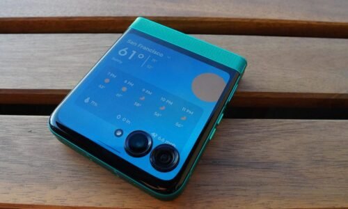 Motorola Razr 2026 Review: The Cheapest US Flip Phone Is Still Solid, Just Pricier