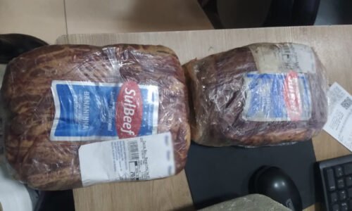 Mulher é detida após furtar pacotes de carne e desacatar policiais no Bairro Periolo, em Cascavel
