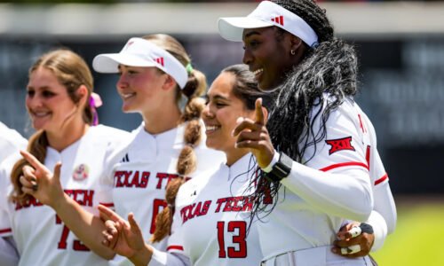 NCAA softball regionals: Scores, bracket, schedule, how to watch as teams vie for Women's College World Series