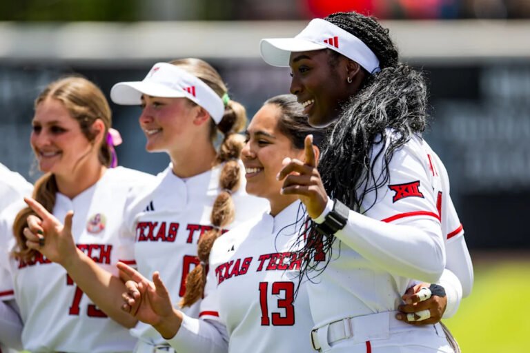 NCAA softball regionals: Scores, bracket, schedule, how to watch as teams vie for Women's College World Series