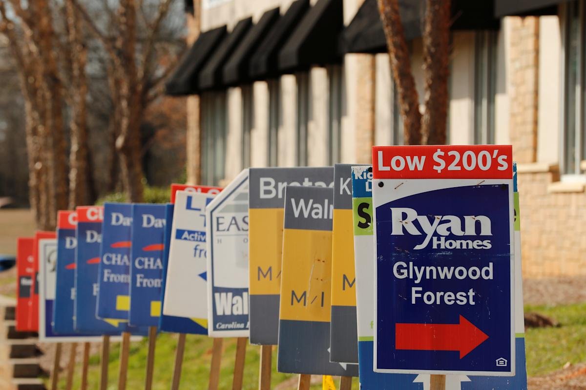 New homes haven't been this cheap since 2021. Buyers are starting to take notice.