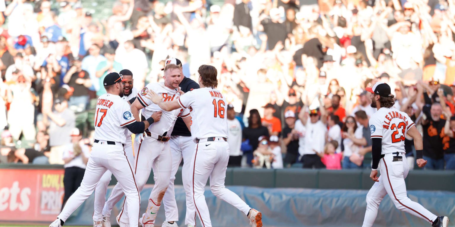 Orioles beat Blue Jays behind ninth-inning comeback