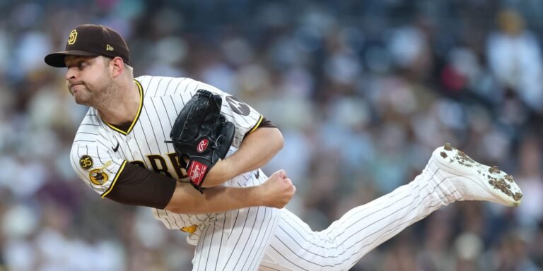 Padres drop series opener to Cardinals