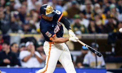 Padres hit three home runs in win vs. Athletics