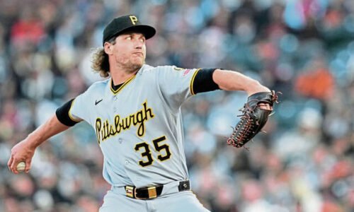 Pirates erupt for season-high 20 hits in blowout win over Giants