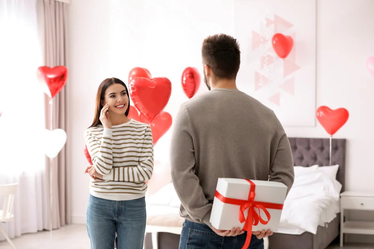 Qual é o presente perfeito para cada signo no Dia dos Namorados? Veja como agradar o seu amor
