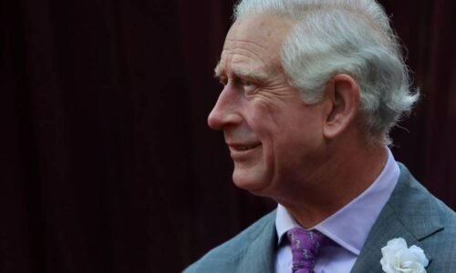 Rádio britânica anuncia a morte de rei Charles III por engano e pede desculpas