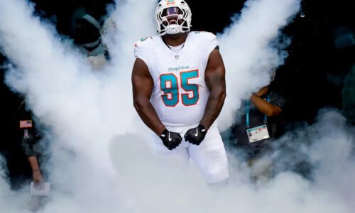 Raiders add strong competition at nose tackle with veteran signing