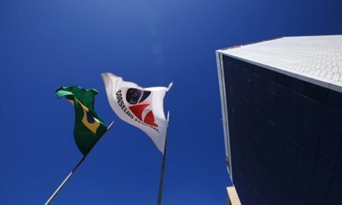 STF forma maioria para exigir inscrição de advogados públicos na OAB