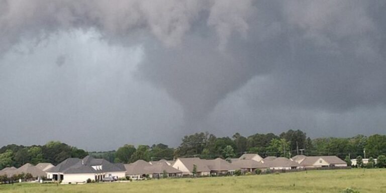 Severe Storms threaten Florida, Georgia, Carolinas with winds, tornadoes