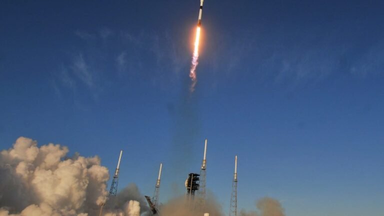 SpaceX rocket launch this weekend. Where to see liftoff from Florida
