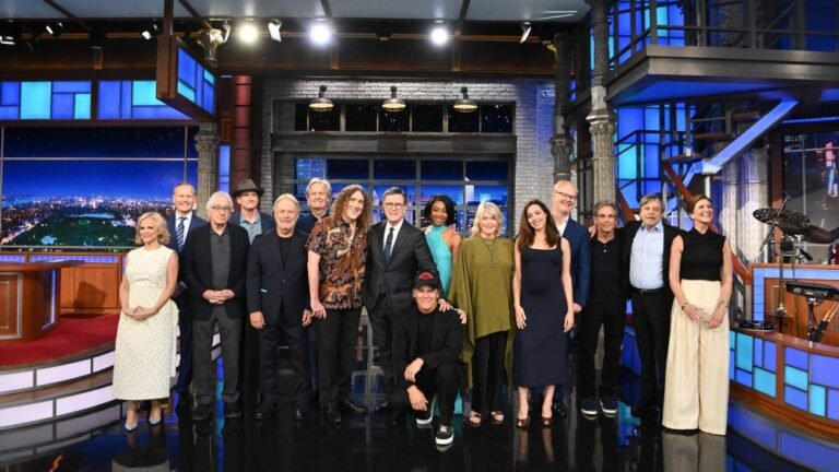 Stephen Colbert Brings Out Robert De Niro, Martha Stewart