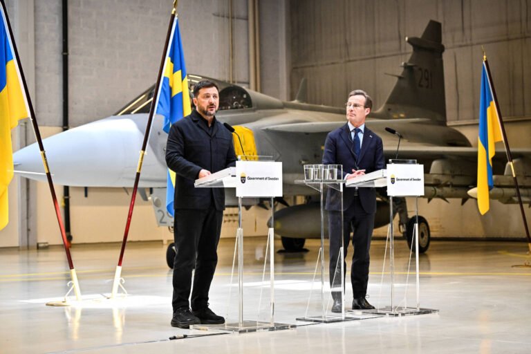 Suécia vai fornecer 36 caças Gripen para a Ucrânia - 28/05/2026 - Mundo