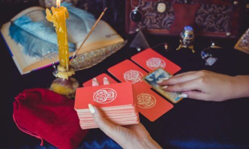 Tarot do dia: previsão para os 12 signos em 01/05/2026