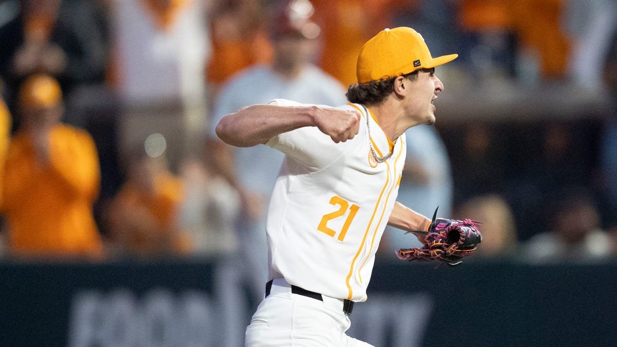 Tegan Kuhns has 'incredible' start against Texas with 15 strikeouts
