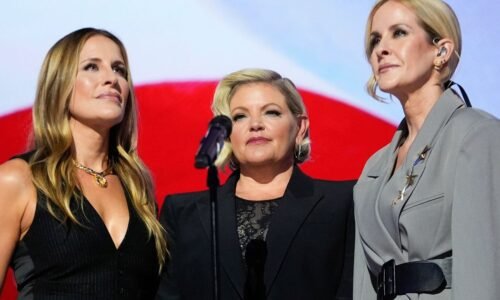 The Chicks announce intimate ‘Taking the Long Way’ 20th Anniversary Tour. ‘This is our lives’