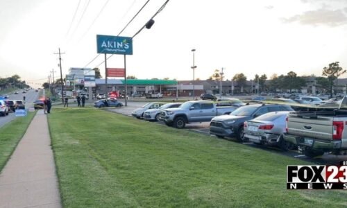 Three injured in shooting near a south Tulsa shopping center | News