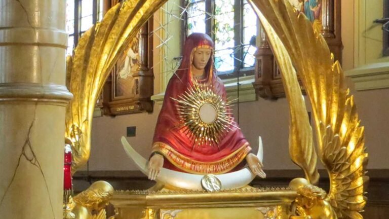 Today links Mary and the Eucharist with one devotion